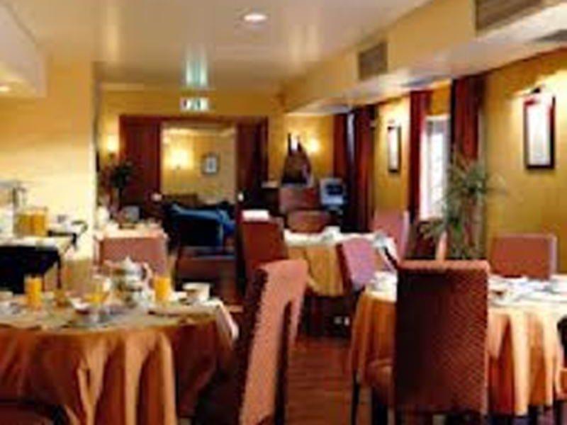 Veneza Hotel Авейру Ресторан фото